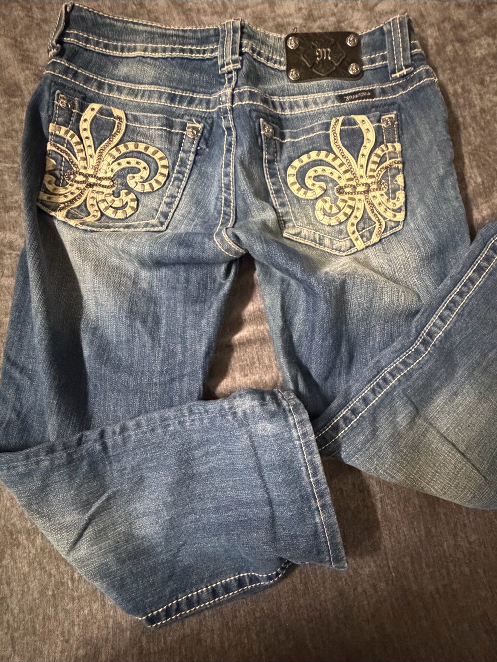 Miss Me Y2K Embellished Fleur de Lis Capri Jeans Size 29